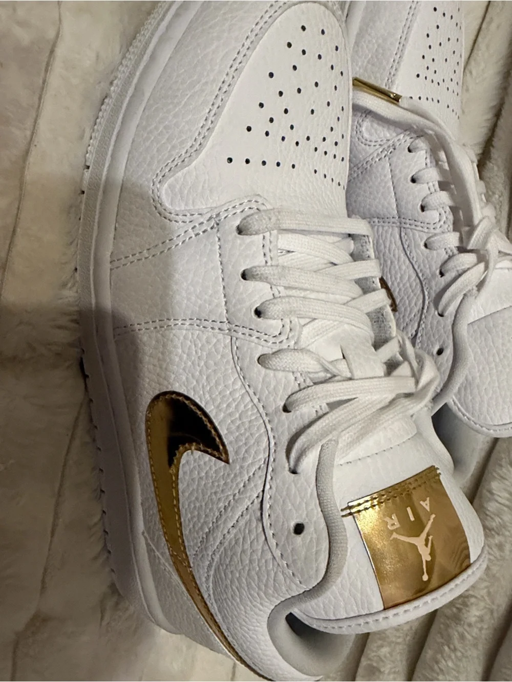 Women's Jordan 1 Low SE White/ Metallic Gold-White (CZ4776 100)